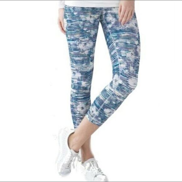 Lululemon Inspire Crop II Blurry Belle Size 2 - Picture 1 of 12